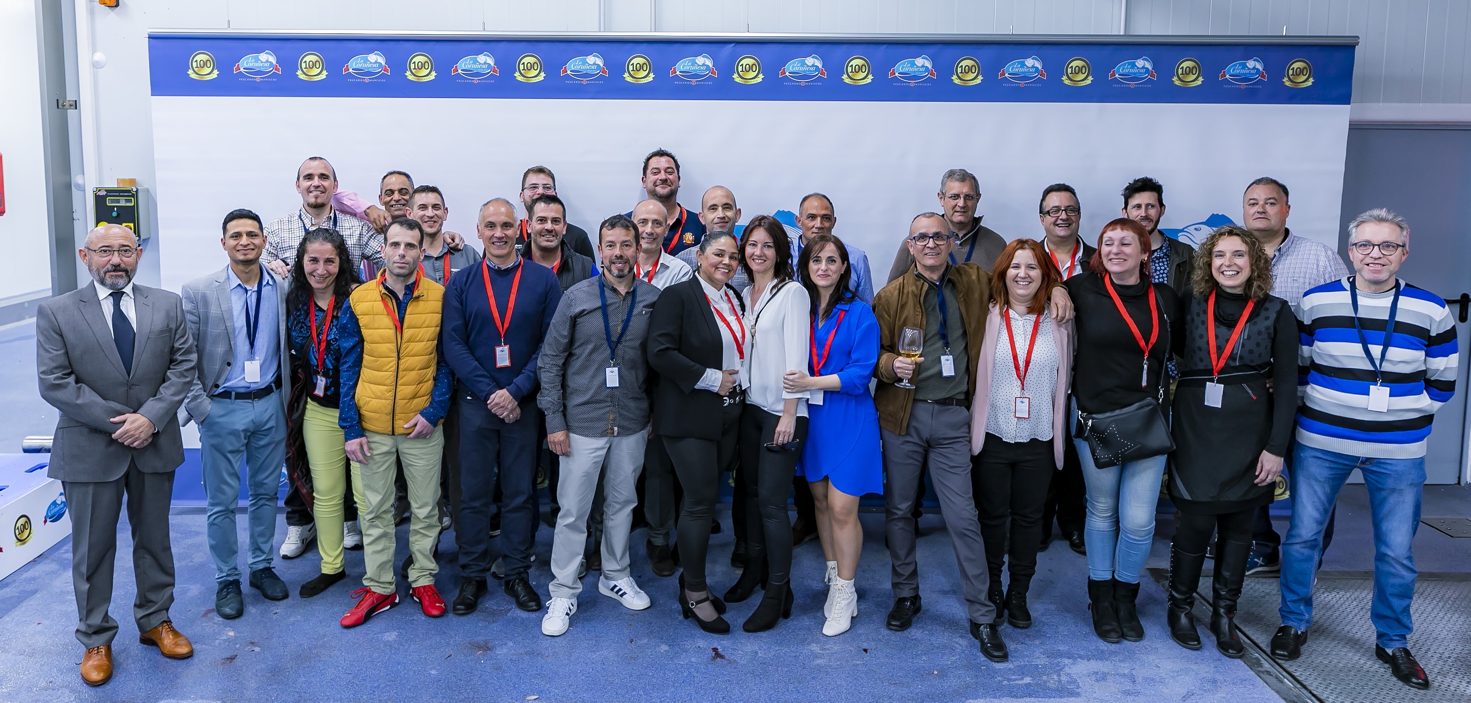 Foto de equipo de La Coruñesa en la celebración del 100 aniversario (2022)